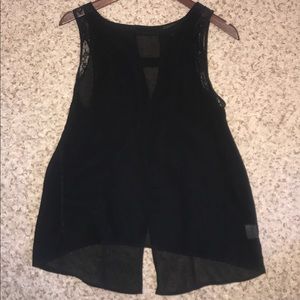 Long black tank top with lace details